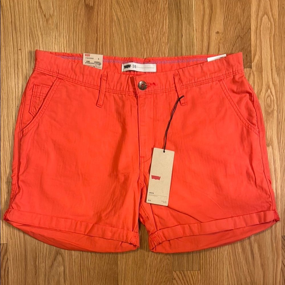 NWT Levi’s shorts sz 30